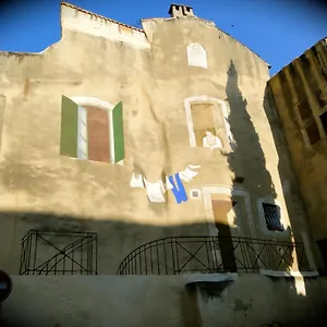 Sympathique LʼIsle-sur-la-Sorgue