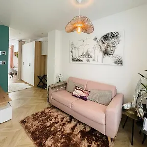 https://le-nid-douillet-de-patricia.fr-paris.fr
